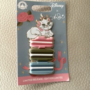 NWT MARIE DISNEY PIN